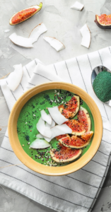 Spirulina smoothie bowl